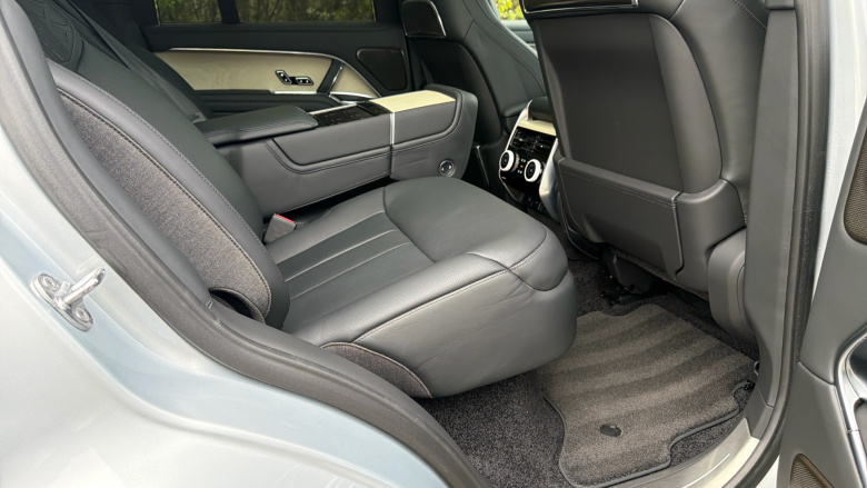 Land Rover Range Rover 4.4 P615 V8 SV 4dr Auto Petrol Estate